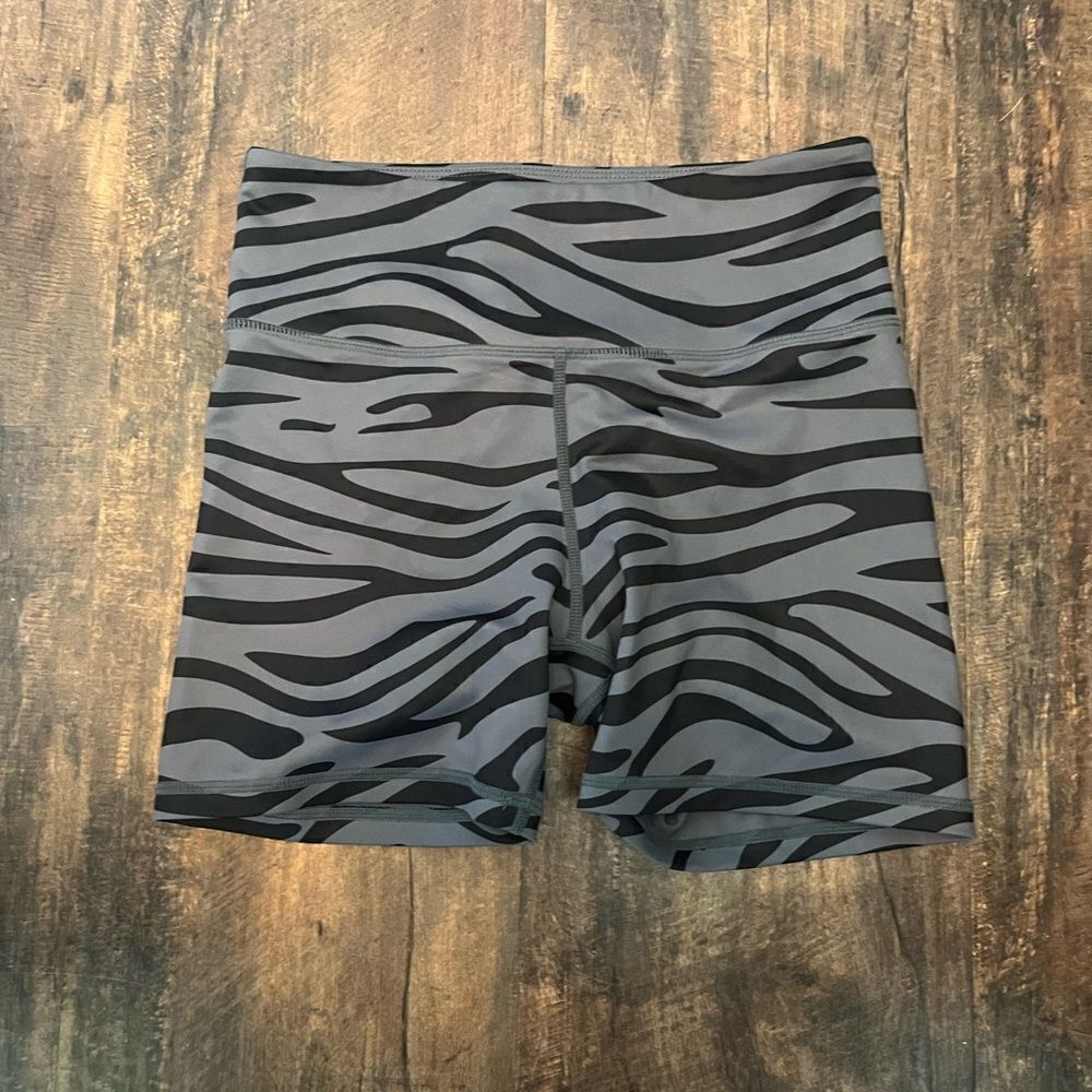 ZYIA Gray and Black Zebra Print High-Rise Womenβs Shorts